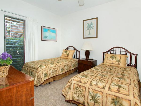 Kauai Oceanfront Vacation Rental Wailua Beachfront Condo with Lanai & Pool