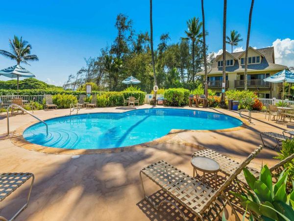 Kauai Oceanfront Vacation Rental Wailua Beachfront Condo with Lanai & Pool