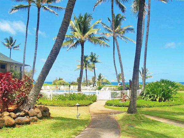 Kauai Oceanfront Vacation Rental Wailua Beachfront Condo with Lanai & Pool
