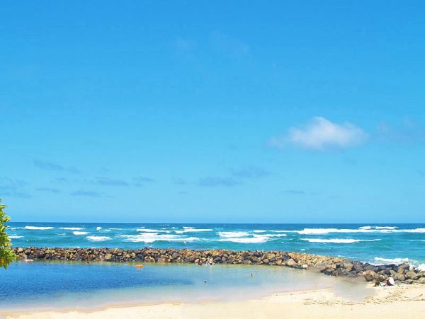 Kauai Oceanfront Vacation Rental Wailua Beachfront Condo with Lanai & Pool