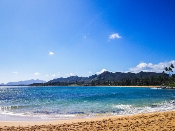 Kauai Oceanfront Vacation Rental Wailua Beachfront Condo with Lanai & Pool
