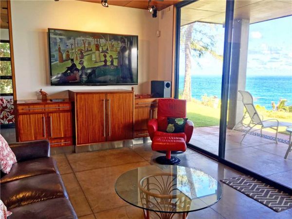 Three Bedroom Oceanfront Home in Kauai