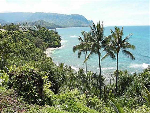 Oceanfront Escape with Sweeping Hanalei Views