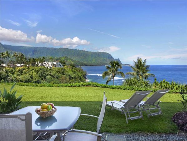 Oceanfront Escape with Sweeping Hanalei Views