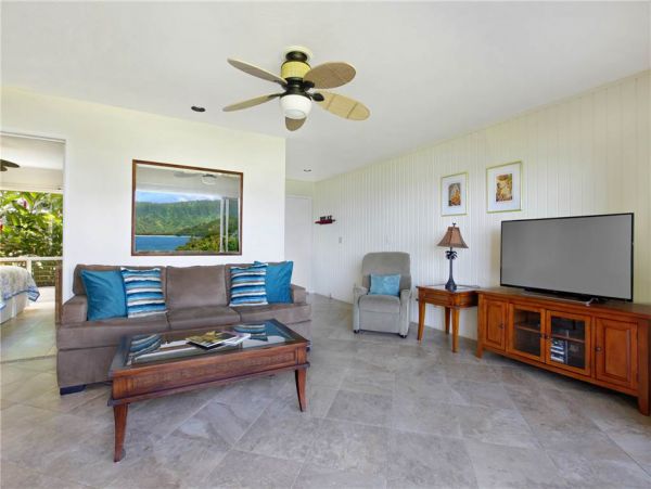 Oceanfront Escape with Sweeping Hanalei Views