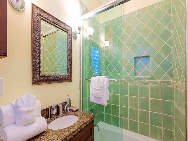Luxurious Tropical Retreat with a Pool in the Heart of Old Town Key West