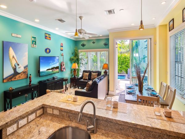 Luxurious Tropical Retreat with a Pool in the Heart of Old Town Key West
