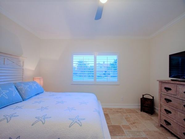 Fort Myers Vacation Rental Home with Private Pool Sleeps 6