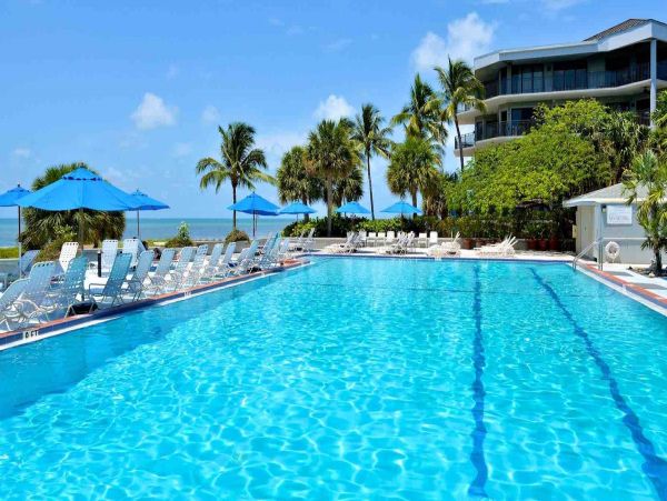 Luxury 3 Bedroom Vacation Condo with Panoramic Ocean Views
