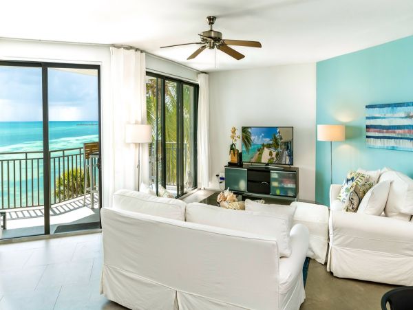 Luxury 3 Bedroom Vacation Condo with Panoramic Ocean Views