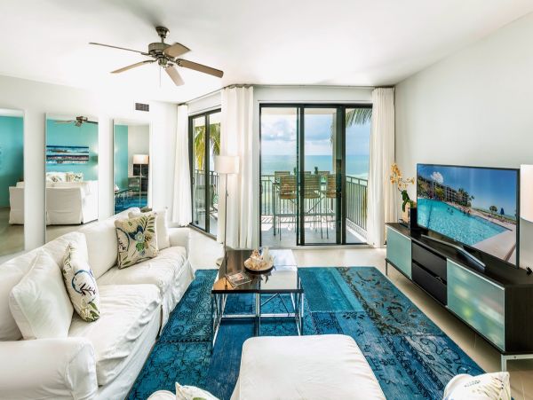Luxury 3 Bedroom Vacation Condo with Panoramic Ocean Views