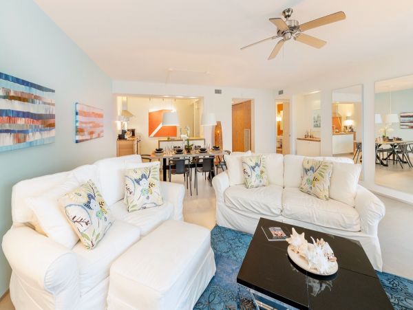 Luxury 3 Bedroom Vacation Condo with Panoramic Ocean Views