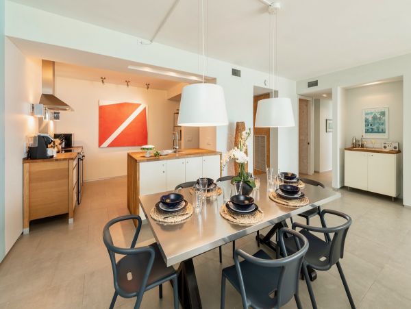 Luxury 3 Bedroom Vacation Condo with Panoramic Ocean Views