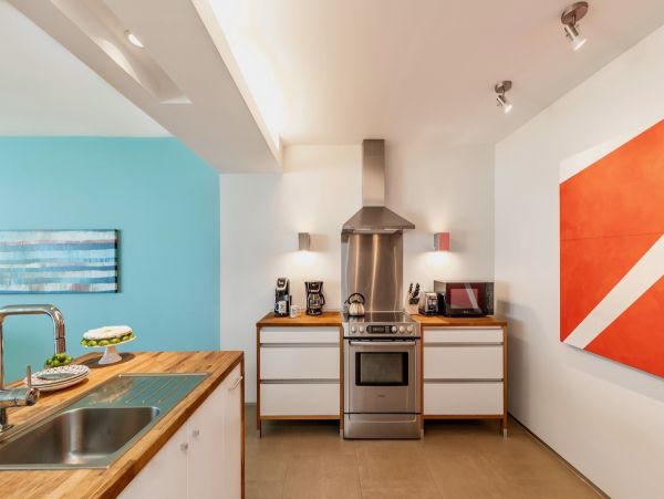 Luxury 3 Bedroom Vacation Condo with Panoramic Ocean Views