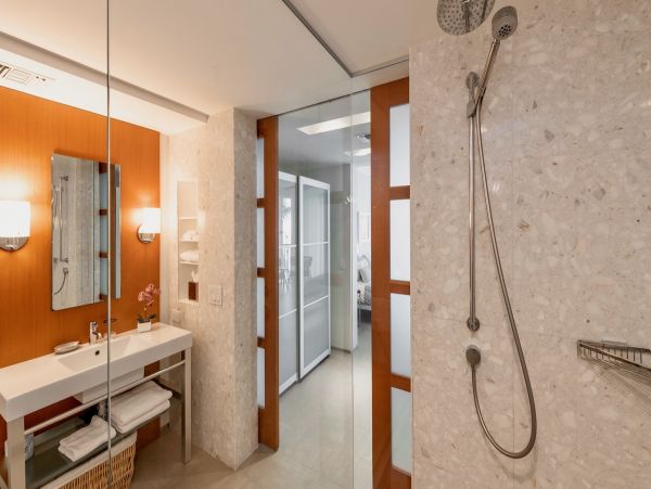 Luxury 3 Bedroom Vacation Condo with Panoramic Ocean Views