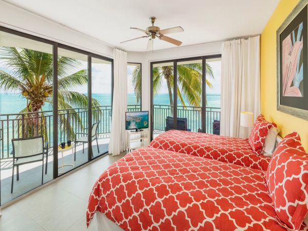 Luxury 3 Bedroom Vacation Condo with Panoramic Ocean Views