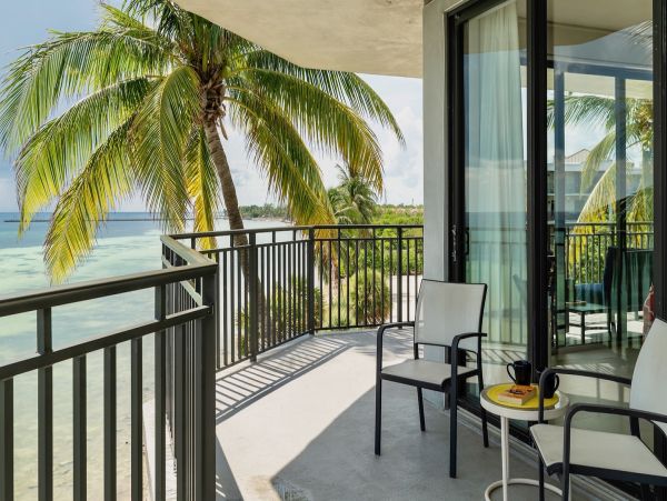 Luxury 3 Bedroom Vacation Condo with Panoramic Ocean Views