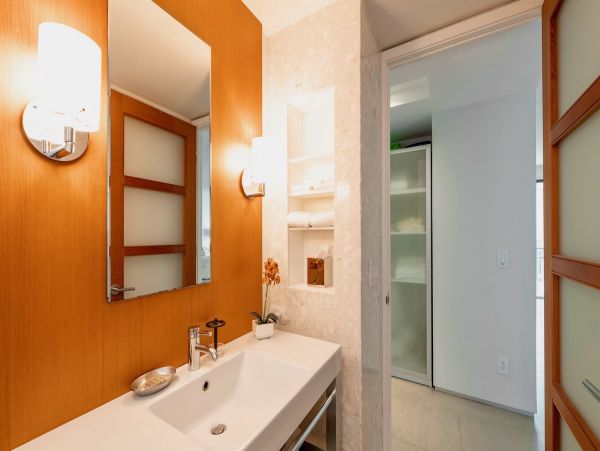 Luxury 3 Bedroom Vacation Condo with Panoramic Ocean Views