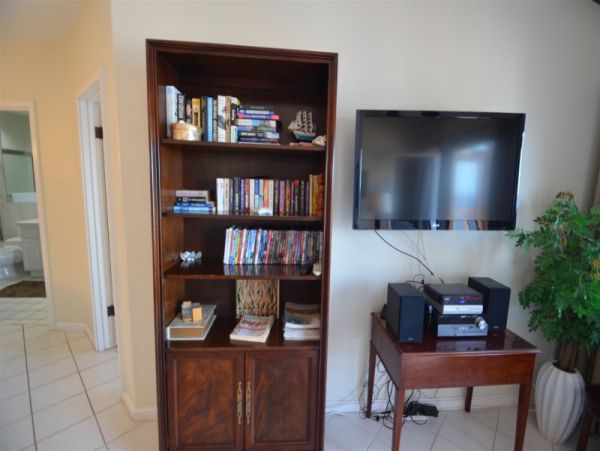 Los Angeles Condo 957943
