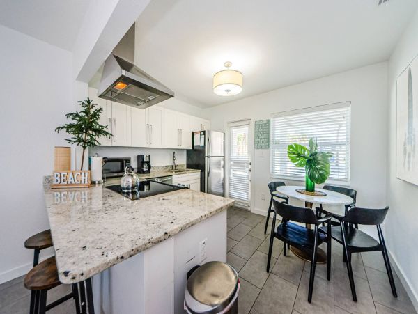 Lovely Beachfront Duplex with 4 Bedrooms Sleeps 8