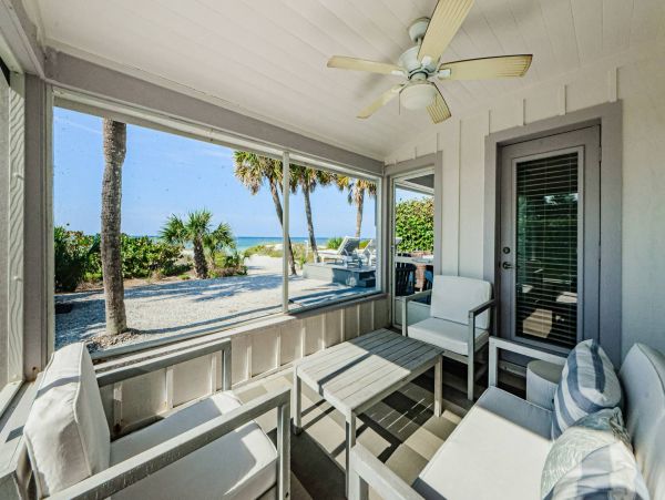 Lovely Beachfront Duplex with 4 Bedrooms Sleeps 8