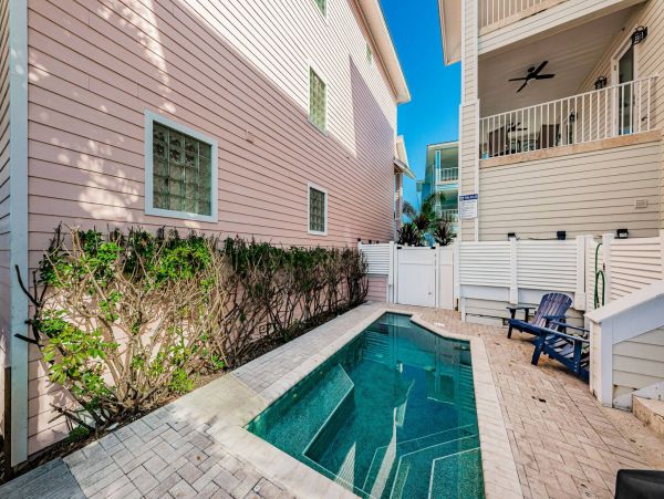 Stunning Vacation Home in Indian Rocks Beach Sleeps 12