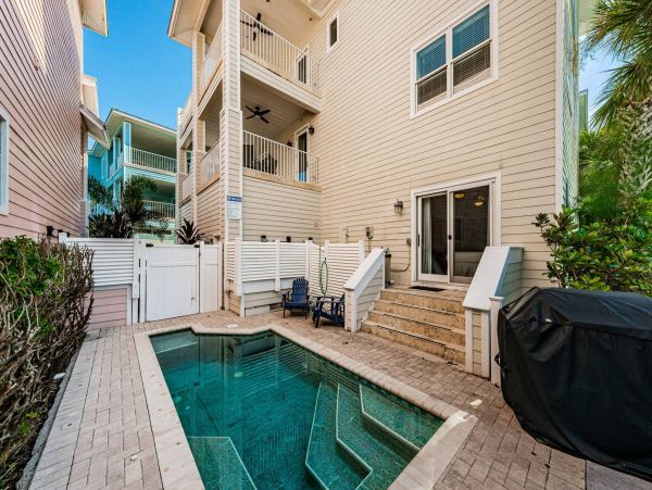 Stunning Vacation Home in Indian Rocks Beach Sleeps 12