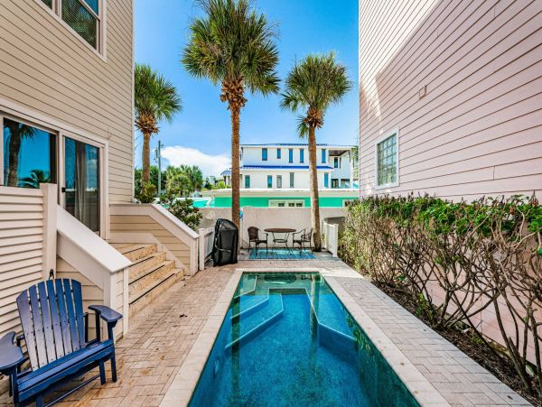 Stunning Vacation Home in Indian Rocks Beach Sleeps 12