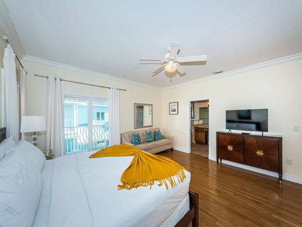 Stunning Vacation Home in Indian Rocks Beach Sleeps 12