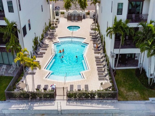 Clearwater Condo 957983