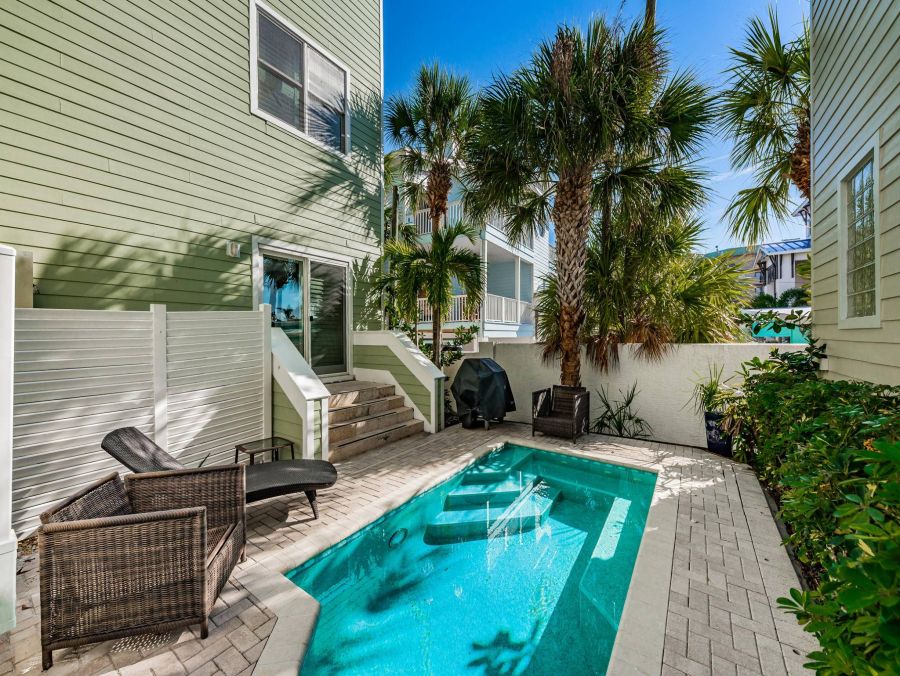 Four Bedroom Home in Indian Rocks Beach with Pool