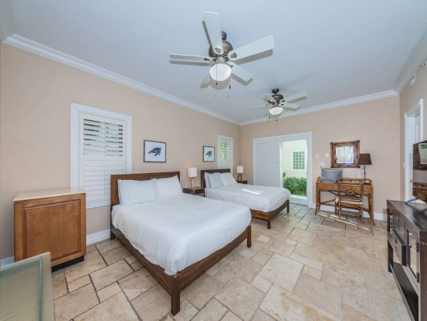 Four Bedroom Home in Indian Rocks Beach with Pool