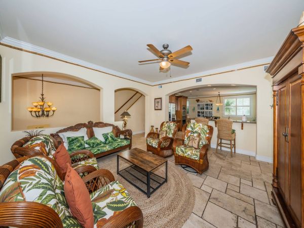 Four Bedroom Home in Indian Rocks Beach with Pool