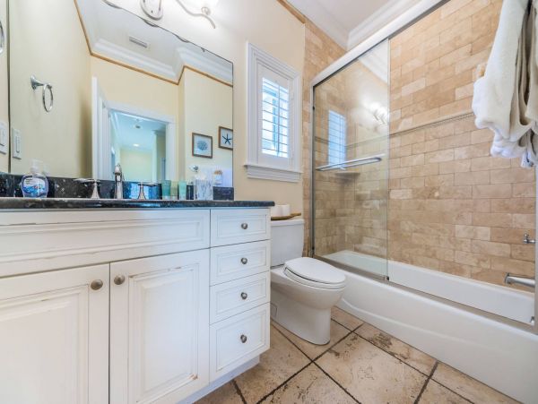 Four Bedroom Home in Indian Rocks Beach with Pool