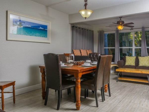 Clearwater 3 Bedroom Rental With Shared Pool Walk To Beach