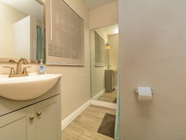 Clearwater 3 Bedroom Rental With Shared Pool Walk To Beach
