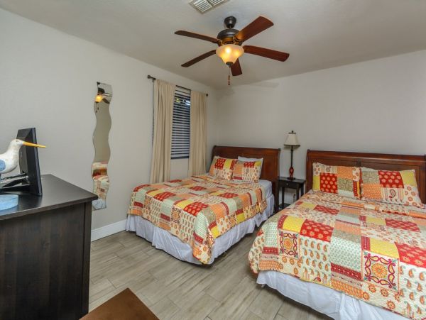 Clearwater 3 Bedroom Rental With Shared Pool Walk To Beach