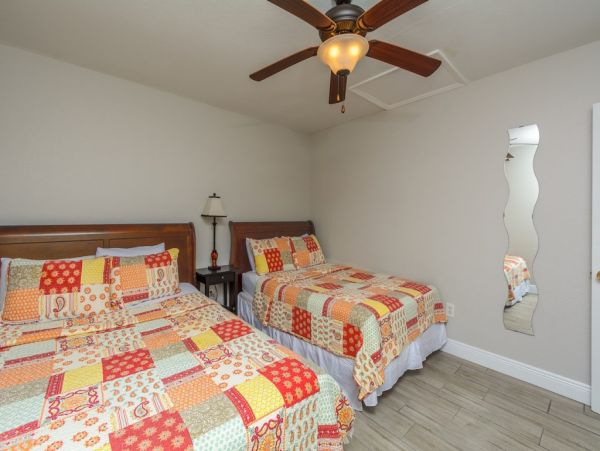 Clearwater 3 Bedroom Rental With Shared Pool Walk To Beach