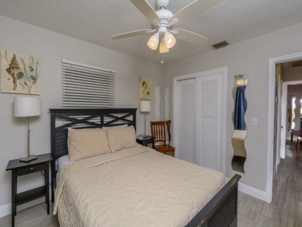 Clearwater 3 Bedroom Rental With Shared Pool Walk To Beach