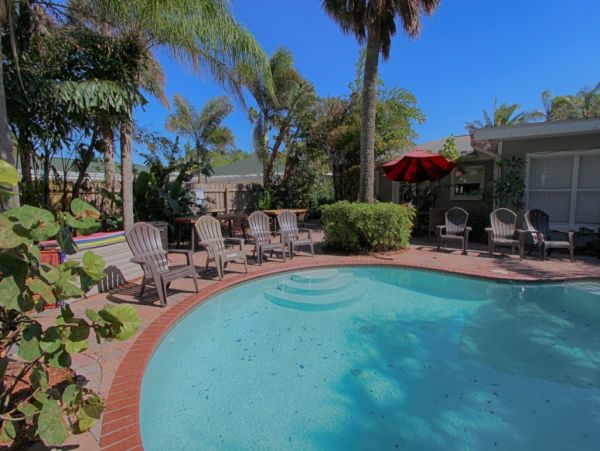 Clearwater 3 Bedroom Rental With Shared Pool Walk To Beach