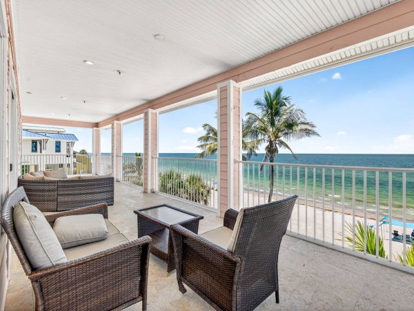 Stunning Home Directly on the Beach