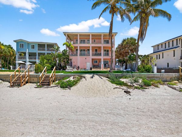 Stunning Home Directly on the Beach