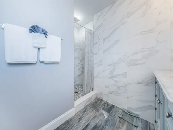 A True Beach-Front  House What A Great Beach Home!