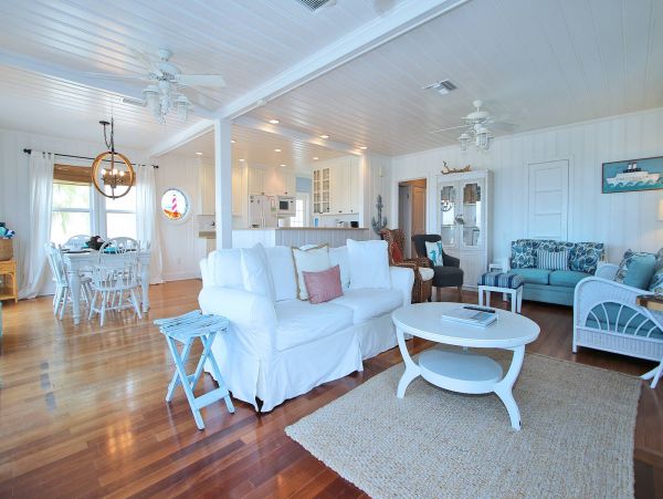 Beachfront Clearwater Four Bedroom Vacation Home with Pool