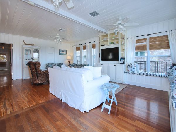 Beachfront Clearwater Four Bedroom Vacation Home with Pool