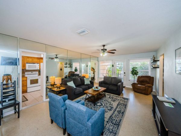 Charming Vacation Rental with Pool Ideal For Family Gatherings