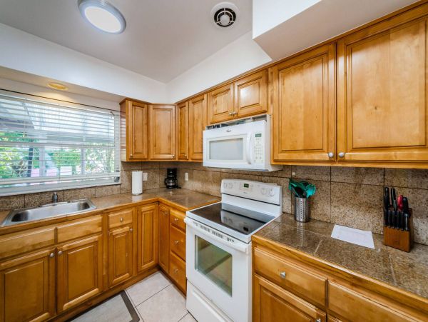 Charming Vacation Rental with Pool Ideal For Family Gatherings