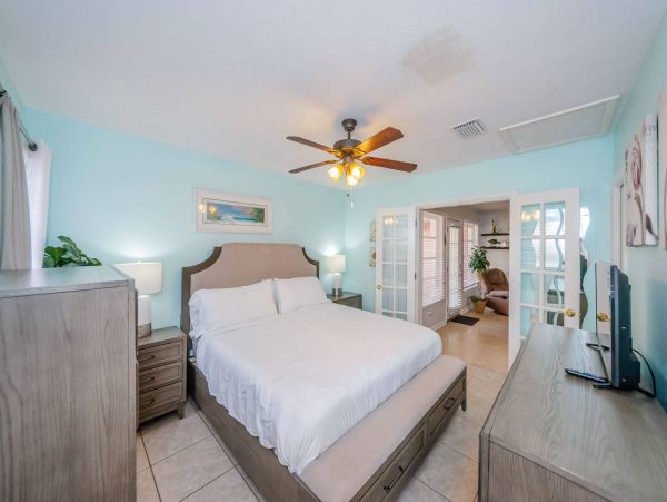 Charming Vacation Rental with Pool Ideal For Family Gatherings