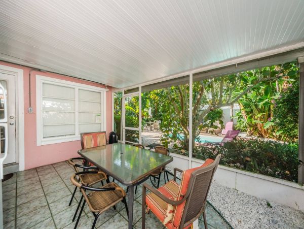 Charming Vacation Rental with Pool Ideal For Family Gatherings