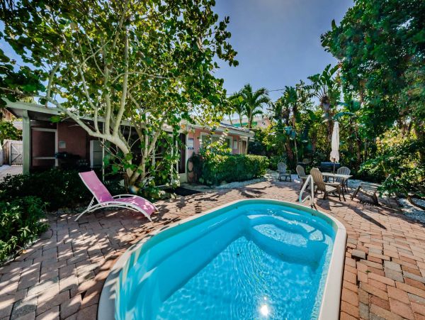 Charming Vacation Rental with Pool Ideal For Family Gatherings